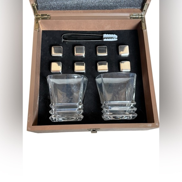 Whiskey Stones Gift Set - 8 Metal Ice Cubes 2 Glasses 2 Slate Coasters Bar Drink - Picture 2 of 7